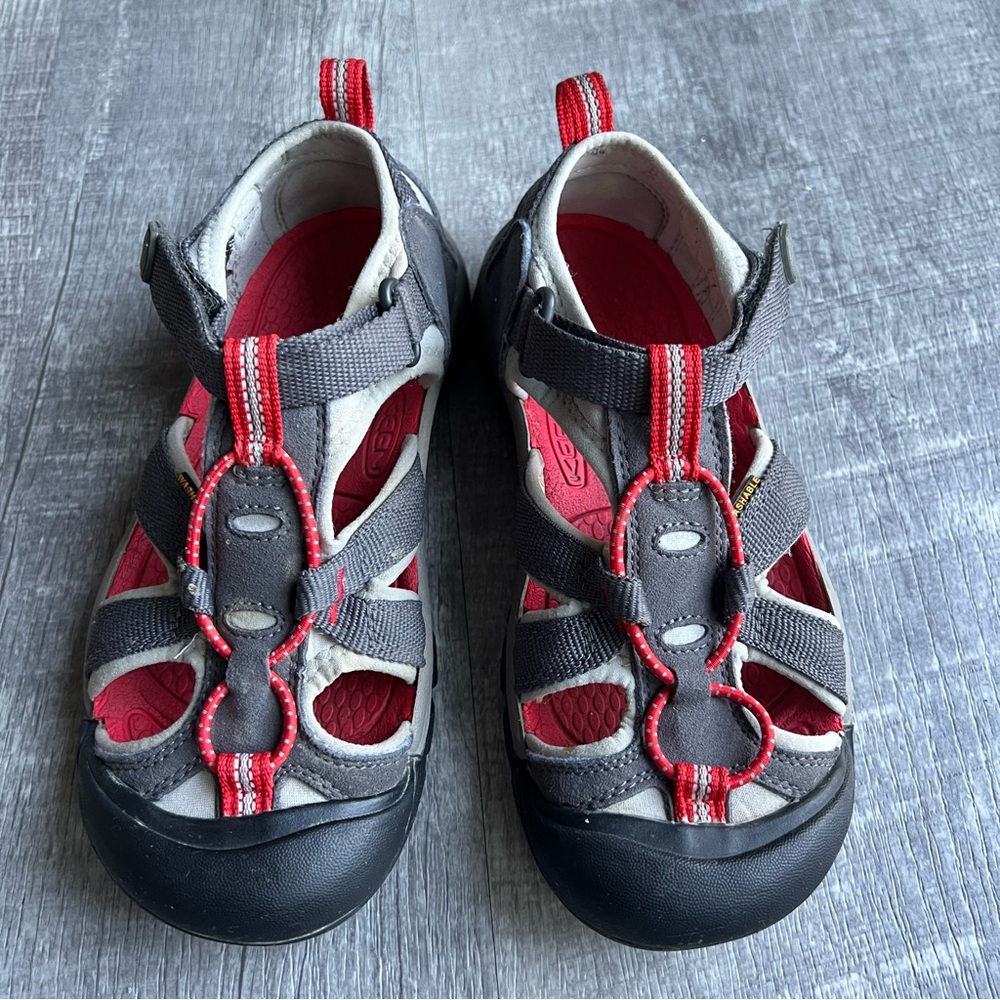 KEEN Kids Sandals Size 2 Gray Red Outdoor Water Shoes Boys Girls